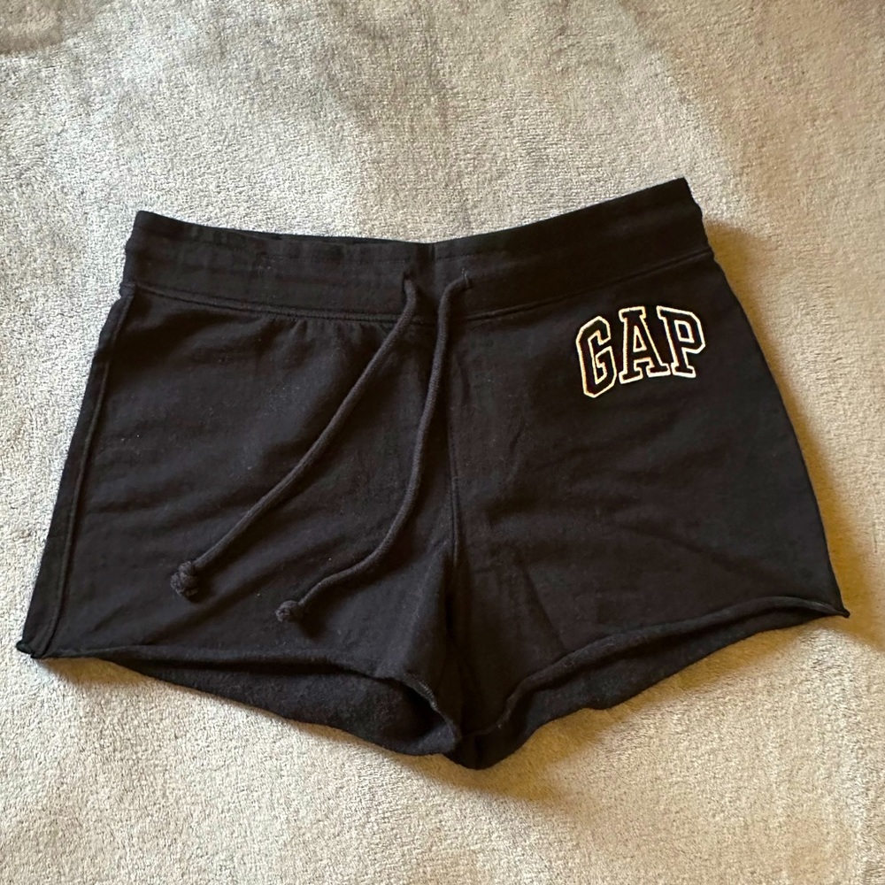 Gap Logo Short